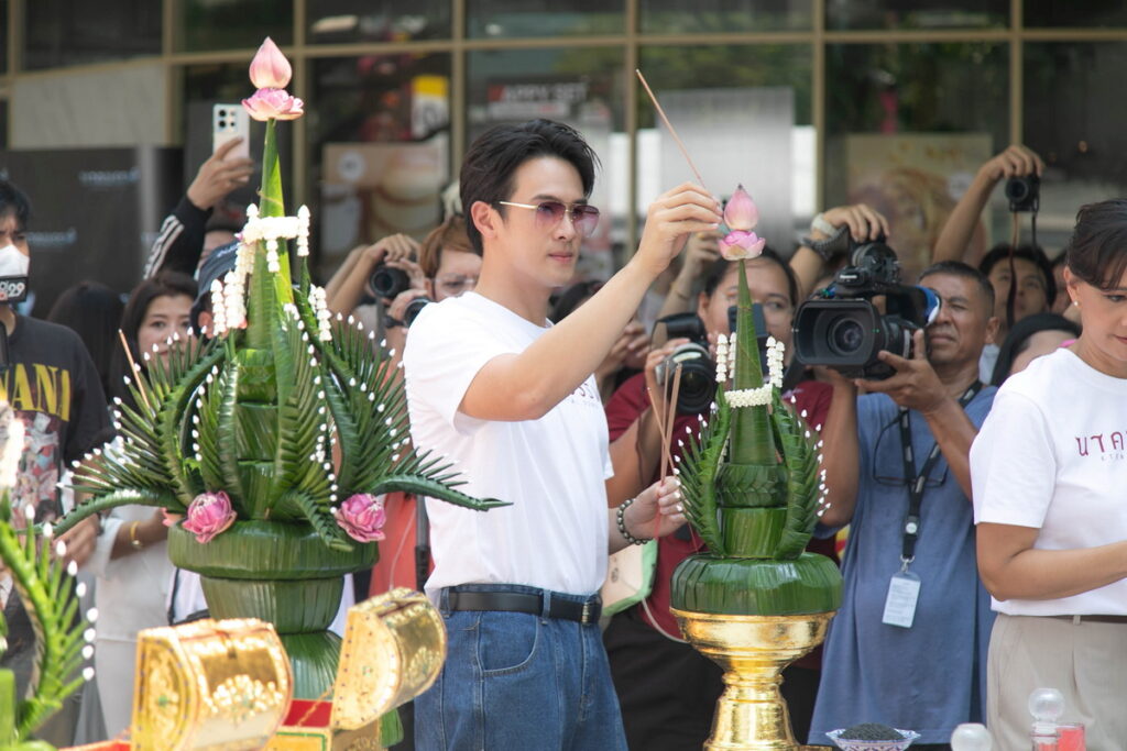 “เจมส์ มาร์-นีญ่า-นก สินจัย” นำทีมบวงสรวงเปิดกล้องภาพยนตร์ระทึกขวัญ “นาคบรรพ์” ตำนานพญานาคราชแห่งภาคตะวันออก ที่ยังไม่เคยมีใครพูดถึง! ปักหมุดฉาย 7 พ.ย. นี้